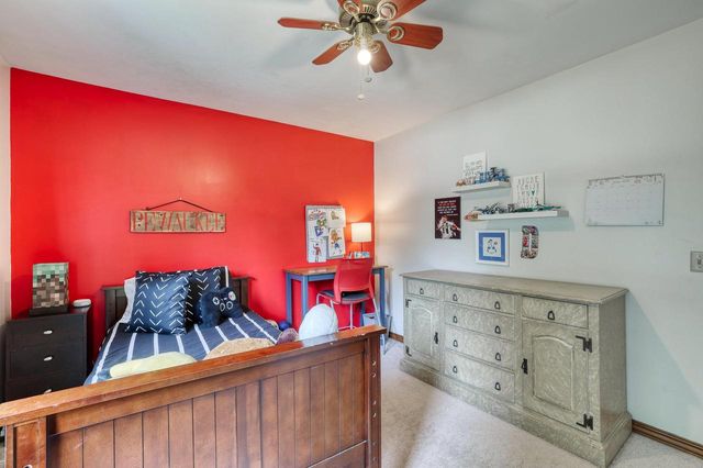494 Quinlan COURT, Pewaukee, WI 53072