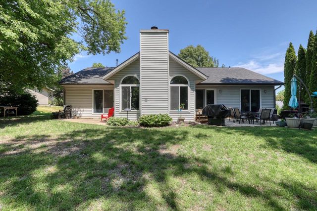 494 Quinlan COURT, Pewaukee, WI 53072