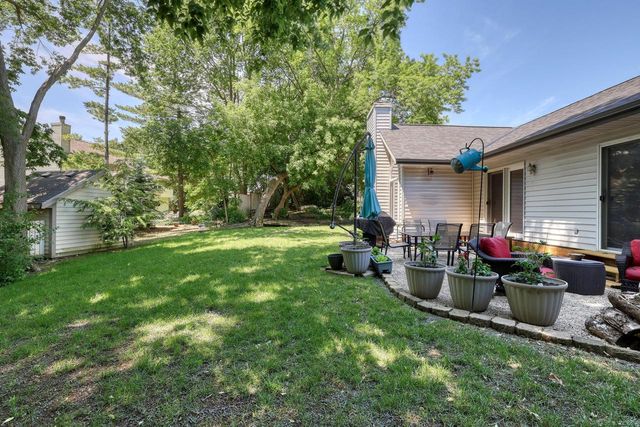 494 Quinlan COURT, Pewaukee, WI 53072