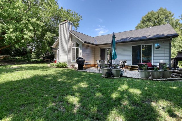 494 Quinlan COURT, Pewaukee, WI 53072