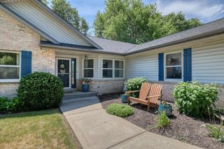 494 Quinlan COURT, Pewaukee, WI 53072