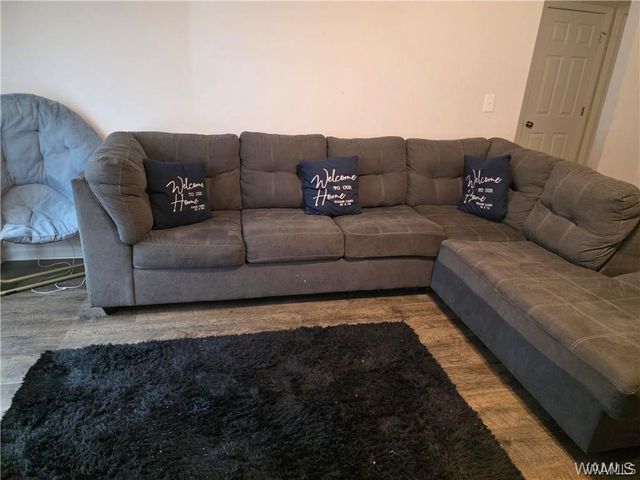 12376 Choctaw, Moundville, AL 35474