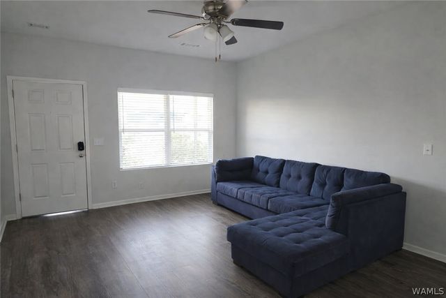 12376 Choctaw, Moundville, AL 35474