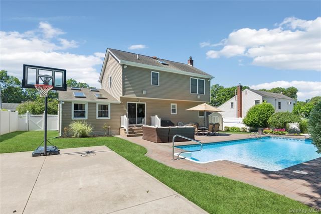 11 Barbara Road, Lake Ronkonkoma, NY 11779