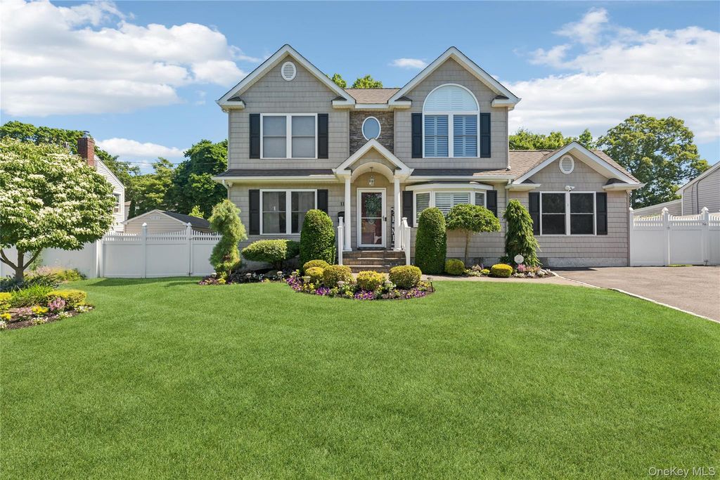 11 Barbara Road, Lake Ronkonkoma, NY 11779