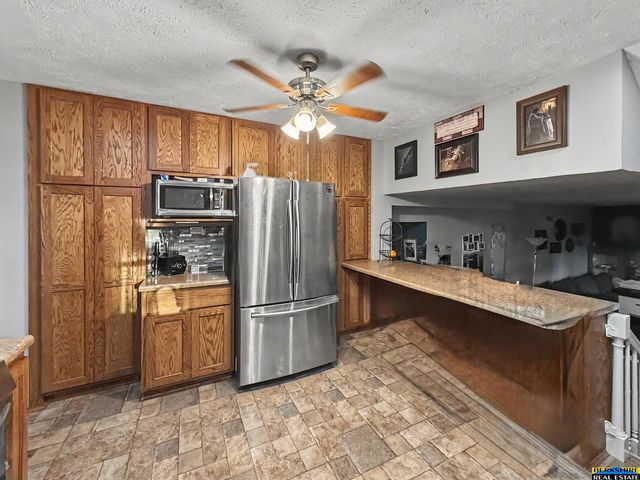 904 W Perry Street, Papillion, NE 68046