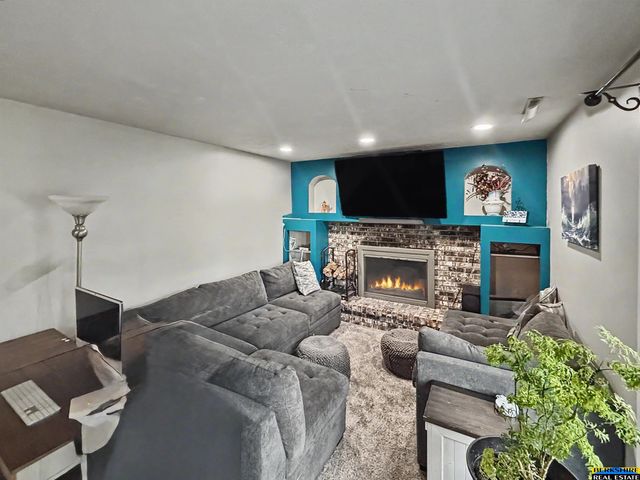 904 W Perry Street, Papillion, NE 68046
