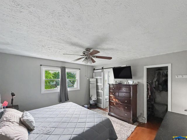 904 W Perry Street, Papillion, NE 68046