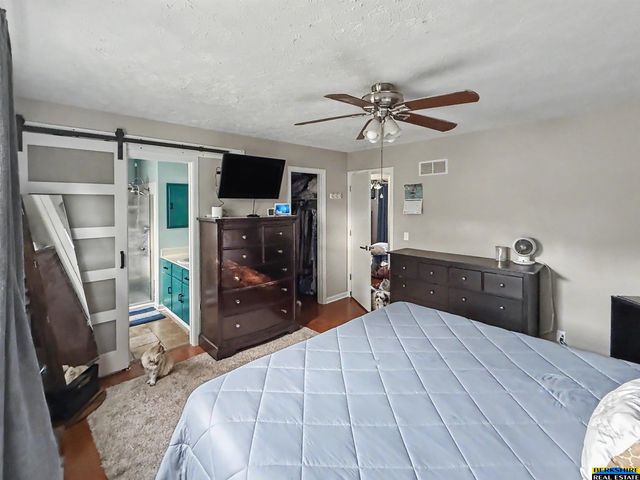 904 W Perry Street, Papillion, NE 68046