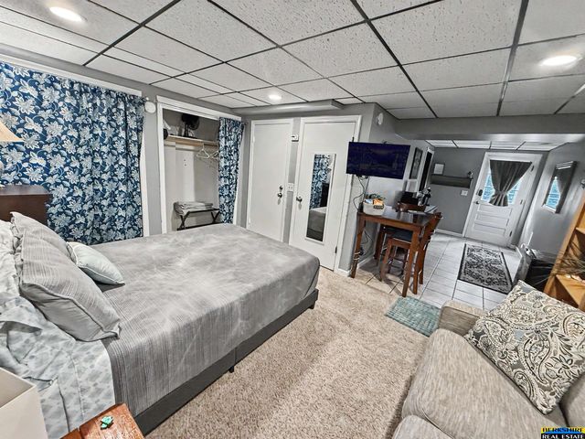 904 W Perry Street, Papillion, NE 68046