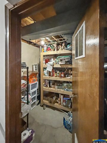 904 W Perry Street, Papillion, NE 68046