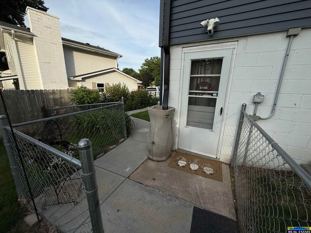 904 W Perry Street, Papillion, NE 68046