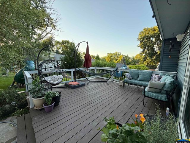 904 W Perry Street, Papillion, NE 68046