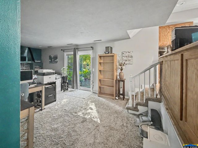 904 W Perry Street, Papillion, NE 68046