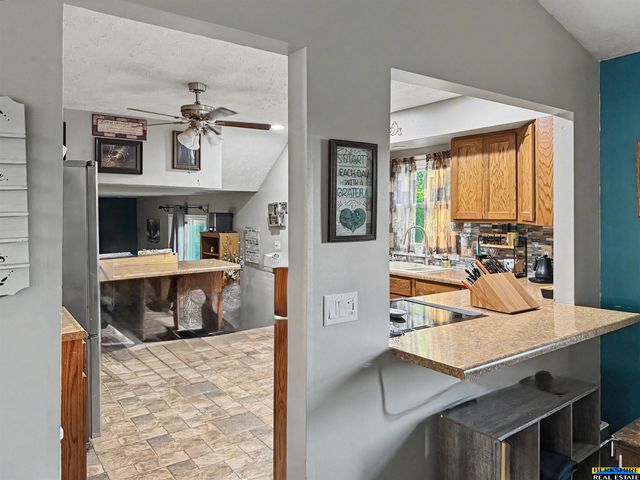 904 W Perry Street, Papillion, NE 68046