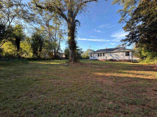 507 Crestwood Place, Spartanburg, SC 29306