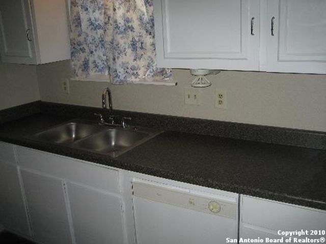 3243 Nacogdoches Rd Apt 910, San Antonio, TX 78217