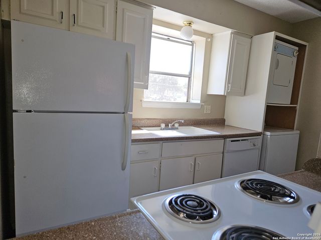 3243 Nacogdoches Rd Apt 910, San Antonio, TX 78217