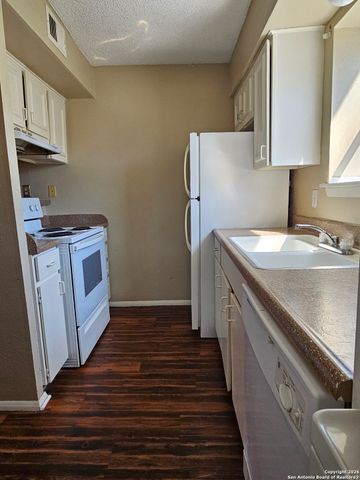 3243 Nacogdoches Rd Apt 910, San Antonio, TX 78217