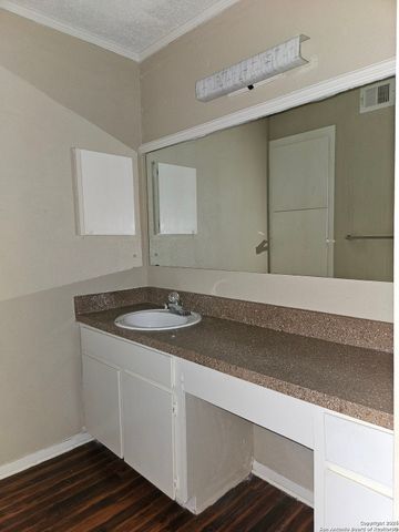 3243 Nacogdoches Rd Apt 910, San Antonio, TX 78217