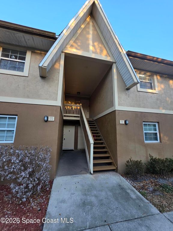 189 Cambridge Lane, Melbourne, FL 32935