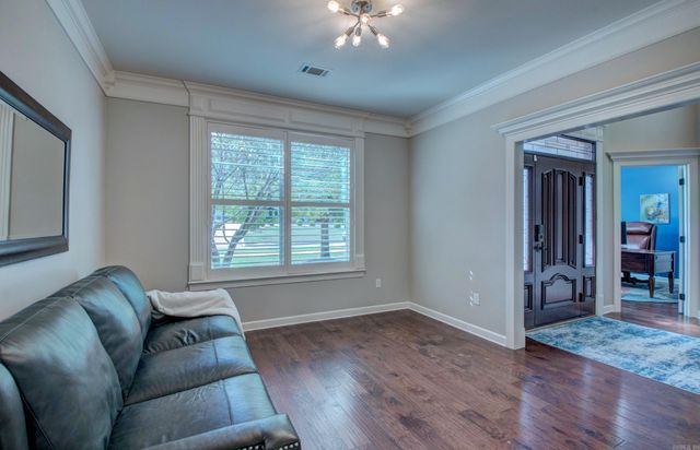32 Tournay Circle, Little Rock, AR 72223