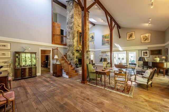 3442 Sherwood Rd, Sewanee, TN 37375