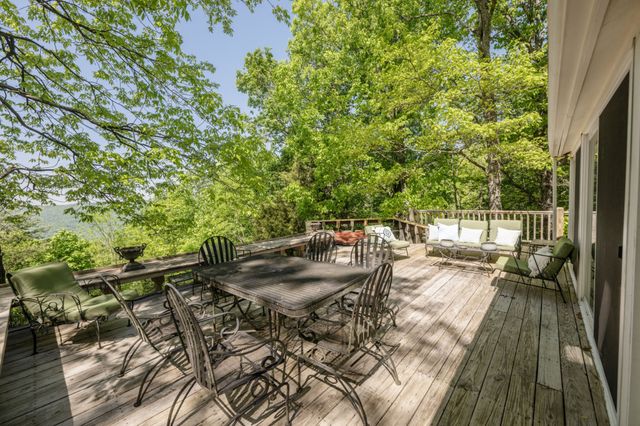 3442 Sherwood Rd, Sewanee, TN 37375
