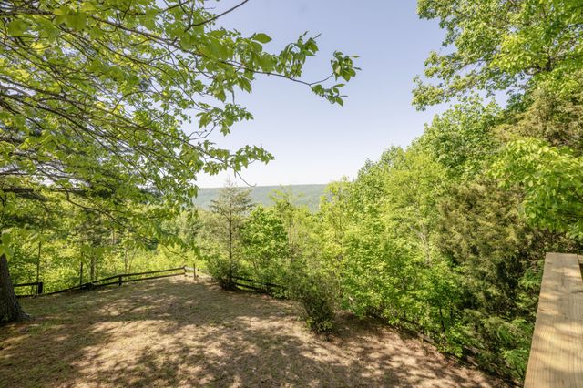 3442 Sherwood Rd, Sewanee, TN 37375