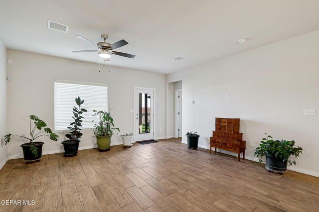 13138 OAKHAMPTON Avenue, El Paso, TX 79928