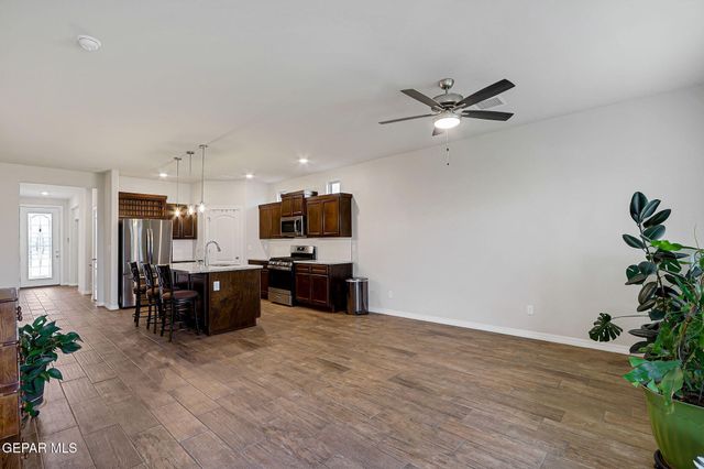 13138 OAKHAMPTON Avenue, El Paso, TX 79928