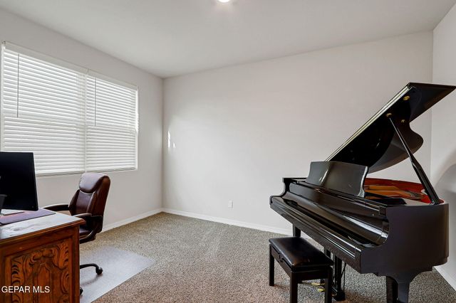 13138 OAKHAMPTON Avenue, El Paso, TX 79928