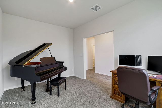 13138 OAKHAMPTON Avenue, El Paso, TX 79928