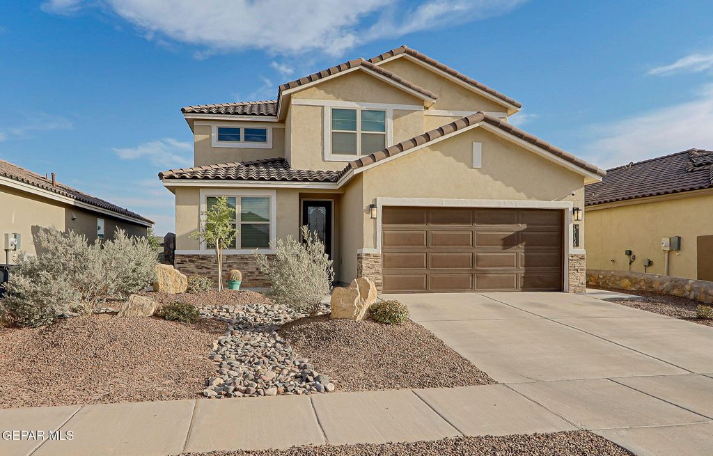 13138 OAKHAMPTON Avenue, El Paso, TX 79928