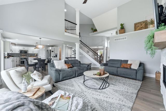 1010 Woodland Crossing, Fort Wayne, IN 46825