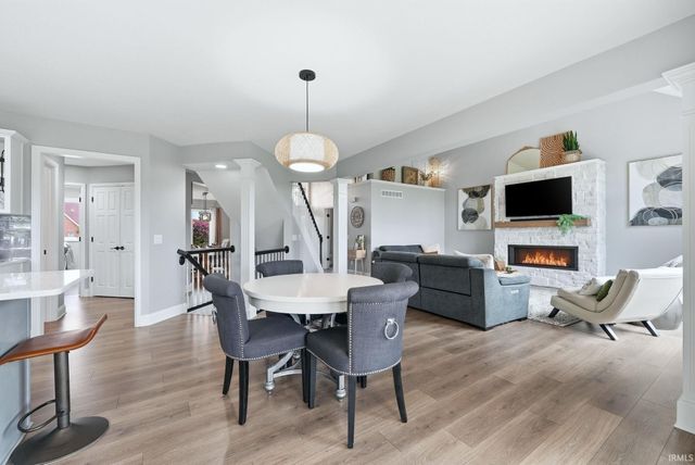 1010 Woodland Crossing, Fort Wayne, IN 46825