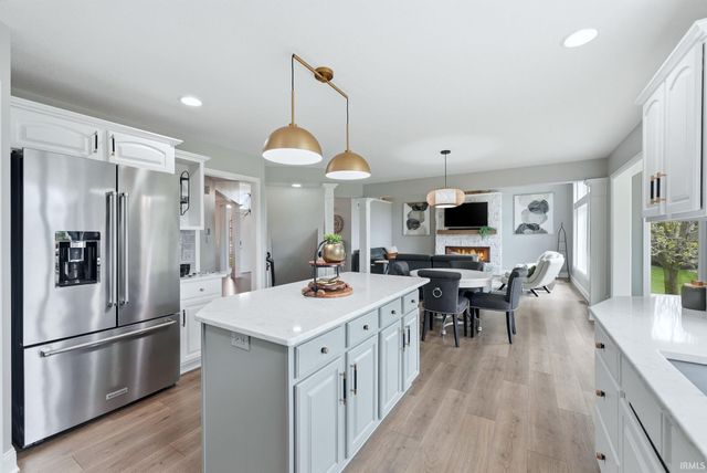 1010 Woodland Crossing, Fort Wayne, IN 46825