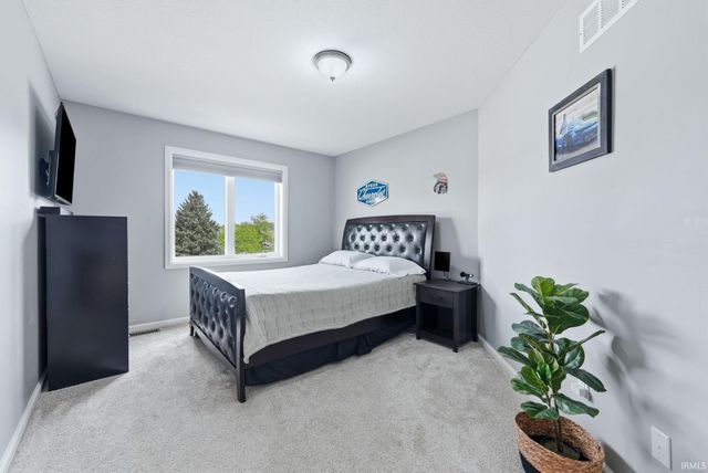 1010 Woodland Crossing, Fort Wayne, IN 46825