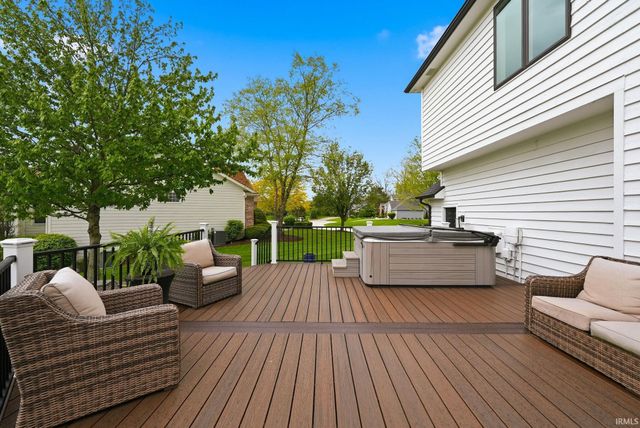 1010 Woodland Crossing, Fort Wayne, IN 46825