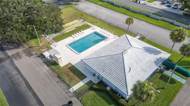616 COTTAGE LANE 616, Lakeland, FL 33803