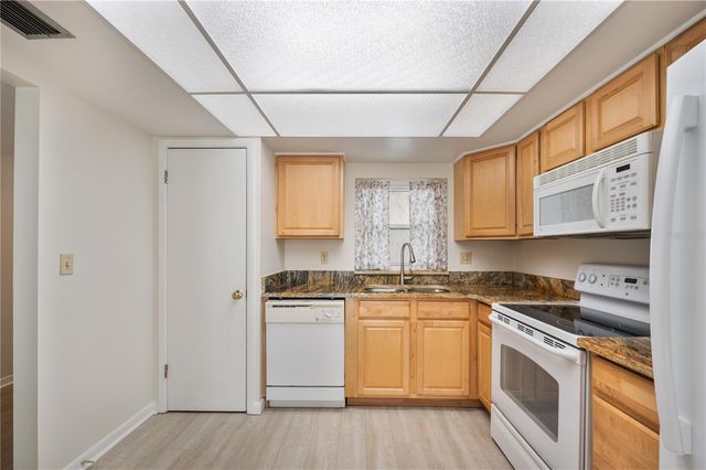 616 COTTAGE LANE 616, Lakeland, FL 33803