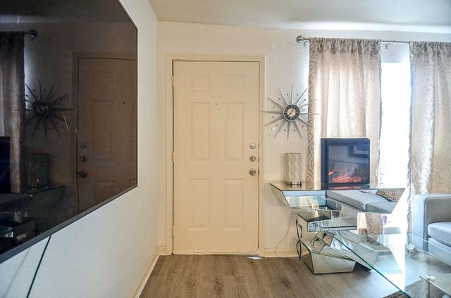 8100 Creekbend Dr 120, Houston, TX 77071