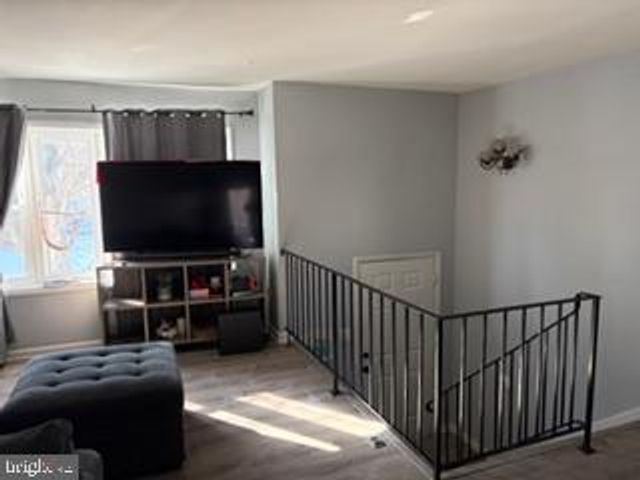 5598 SHADYBROOK DR, Woodbridge, VA 22193