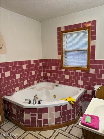 1311 Warner Road SE, Canton, OH 44707