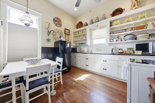 303 Ross Street, Brenham, TX 77833