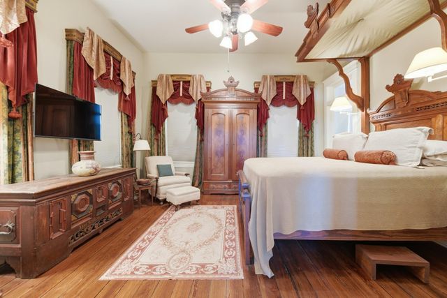 303 Ross Street, Brenham, TX 77833