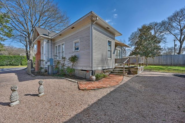 303 Ross Street, Brenham, TX 77833