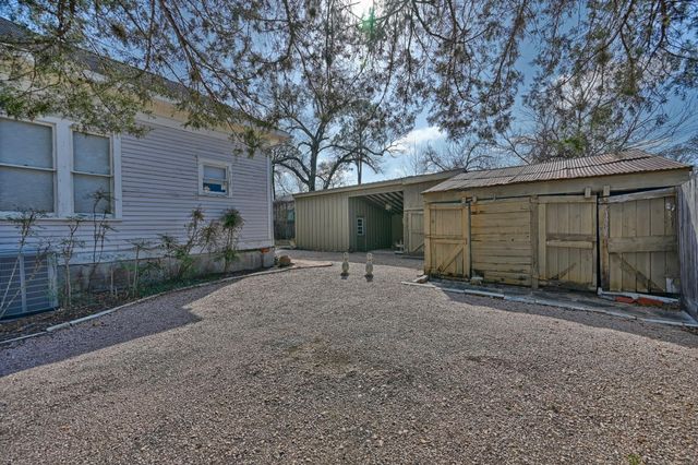 303 Ross Street, Brenham, TX 77833