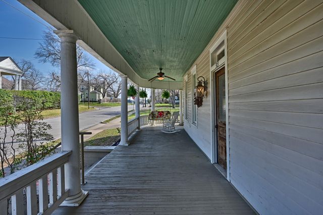 303 Ross Street, Brenham, TX 77833