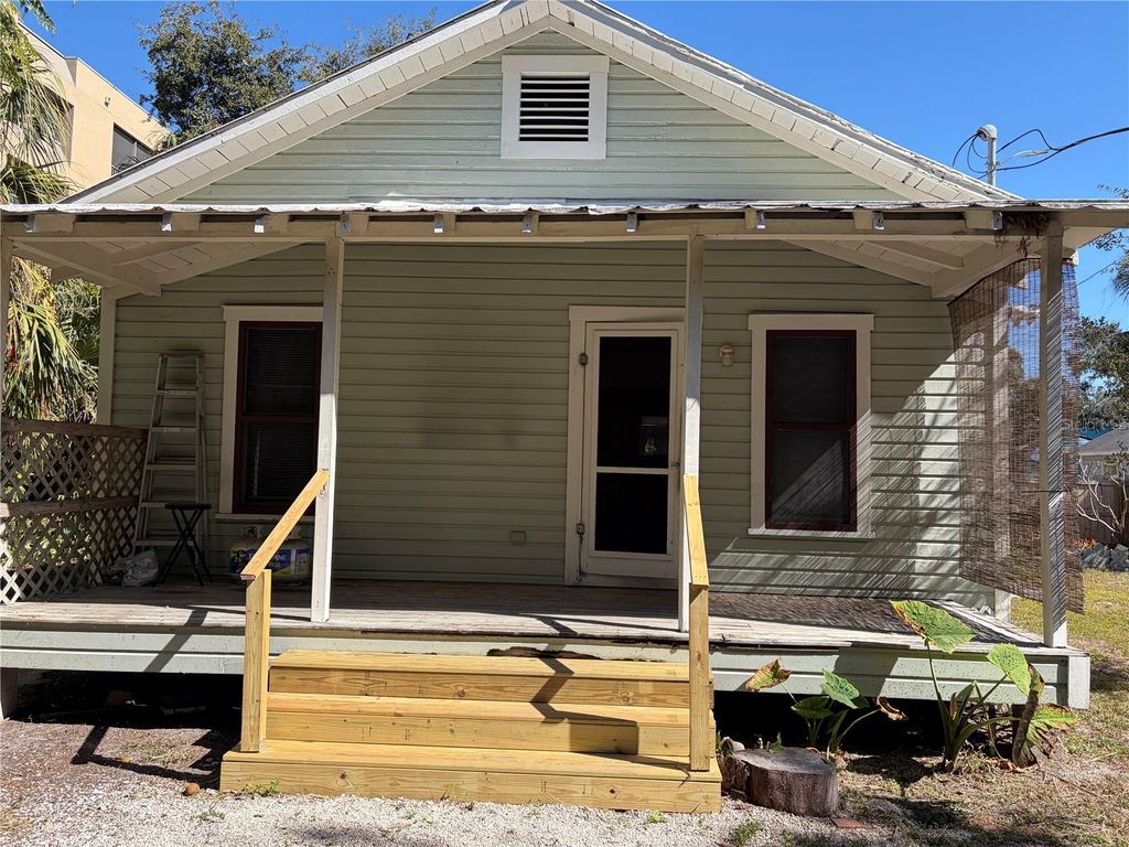 1551 7TH STREET, Sarasota, FL 34236